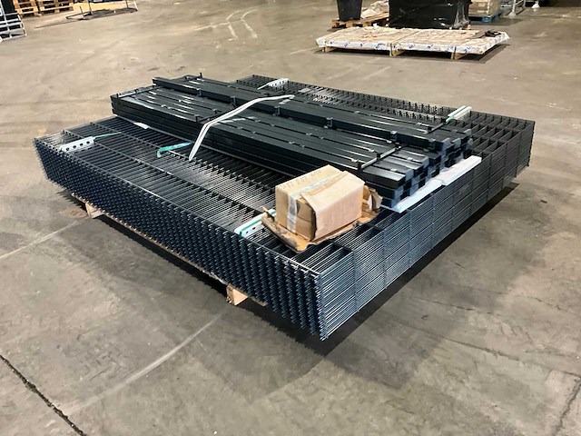 Tuinhek - afbeelding 1 van  7