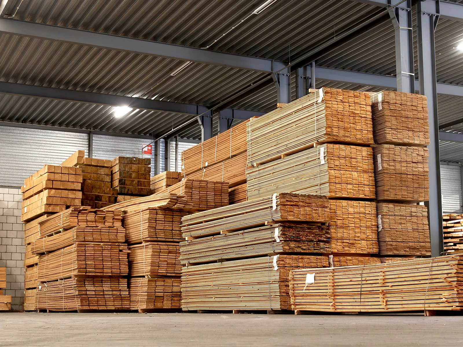 Tuinhout, bouwhout, gevelbekleding, isolatie en doe het zelf materiaal