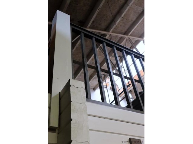 Tuinhuis (vuren) met woongedeelte en garage - 850x540x495 cm - afbeelding 10 van  39