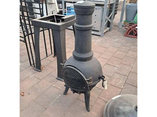 Tuinkachel en houthaktafel - afbeelding 3 van  18