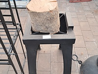 Tuinkachel en houthaktafel - afbeelding 13 van  18