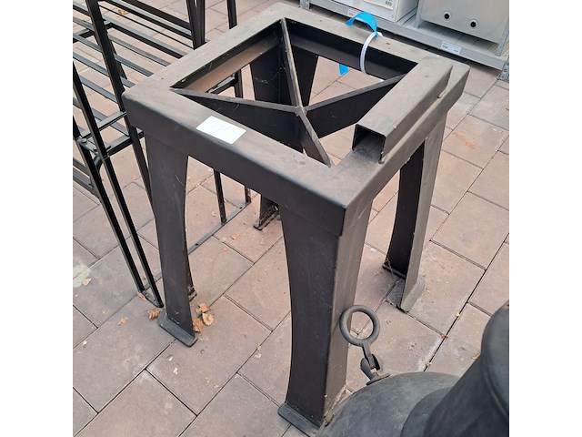 Tuinkachel en houthaktafel - afbeelding 16 van  18