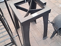 Tuinkachel en houthaktafel - afbeelding 17 van  18