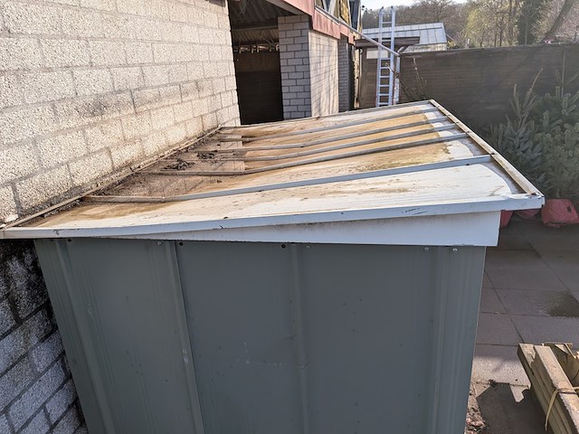 Tuinkast met inhoud - afbeelding 4 van  7