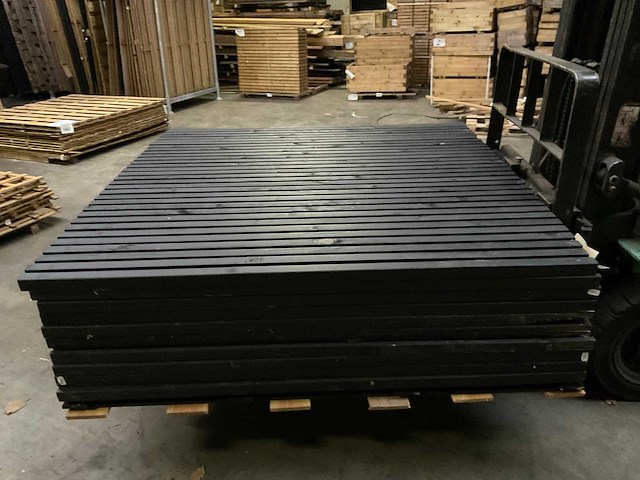 Tuinscherm "elan" zwart gespoten - 180x180 cm (10x) - afbeelding 1 van  9