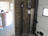 Tuinscherm met afmeting 325 x 170 cm. let op: eindpaal ontbreekt. - afbeelding 1 van  2