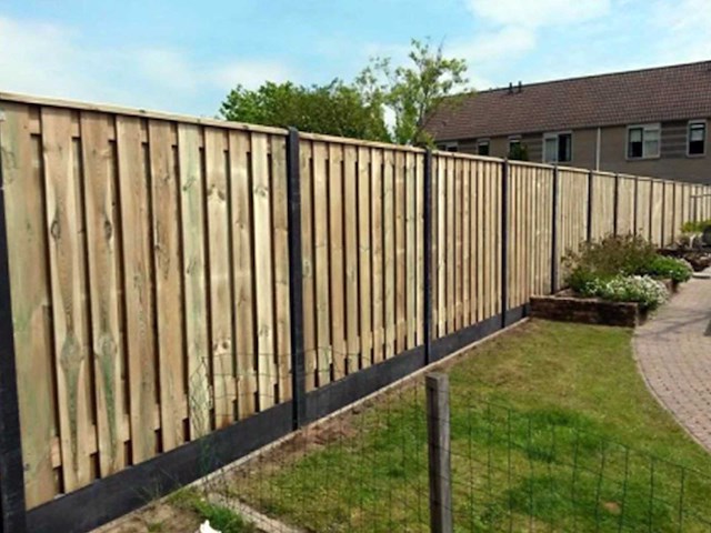 Tuinschutting met betonpalen 26,5 m - afbeelding 1 van  3