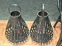 Tuinstoel met twee windlichten - afbeelding 3 van  3