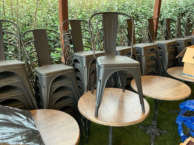 Tuinstoelen en tafels (112x) - afbeelding 1 van  10