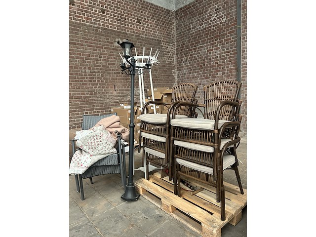 Tuinstoelen, tuinverlichting en accessoires - afbeelding 1 van  8