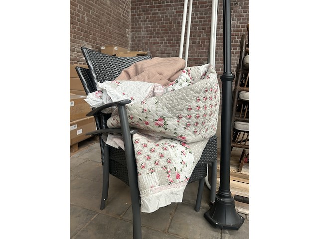 Tuinstoelen, tuinverlichting en accessoires - afbeelding 2 van  8