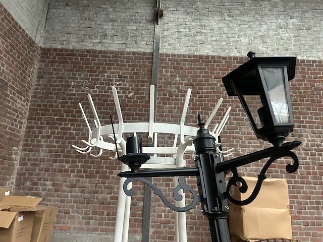 Tuinstoelen, tuinverlichting en accessoires - afbeelding 7 van  8