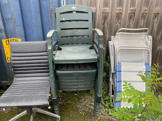 Tuintafel en tuinstoelen - afbeelding 5 van  10