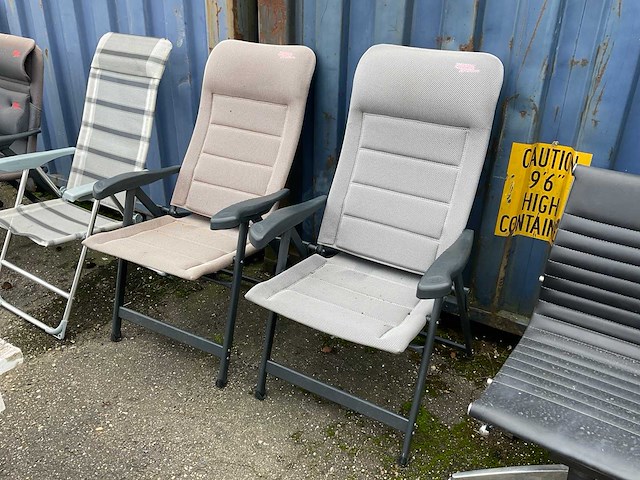 Tuintafel en tuinstoelen - afbeelding 7 van  10