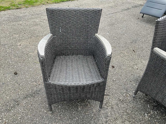Tuintafel en tuinstoelen - afbeelding 10 van  10