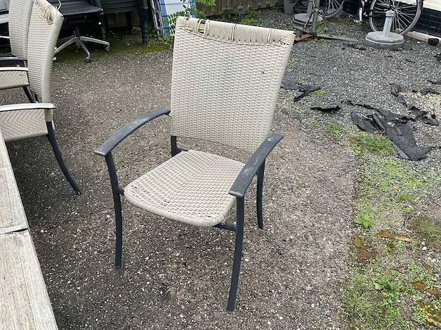 Tuintafel en tuinstoelen - afbeelding 2 van  10
