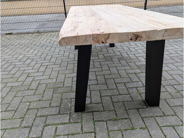 Tuintafel iepenhout 215 x 95 x 78cm. metalen onderstel. - afbeelding 1 van  3