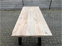 Tuintafel iepenhout 215 x 95 x 78cm. metalen onderstel. - afbeelding 2 van  3