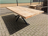 Tuintafel iepenhout. 230 x 100 x 78cm. metalen spinpoot - afbeelding 1 van  3