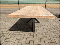 Tuintafel iepenhout. 230 x 100 x 78cm. metalen spinpoot - afbeelding 2 van  3