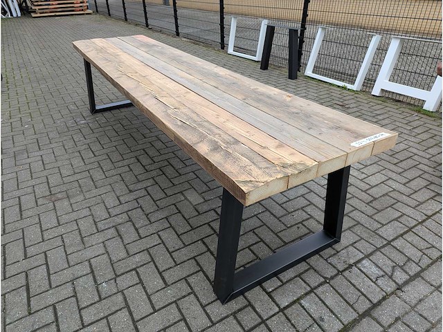 Tuintafel mega. rustiek grenenhout. 350 x 85 x 77cm. metalen u onderstel - afbeelding 1 van  3