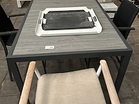 Tuintafel met drie barkrukken - afbeelding 3 van  11