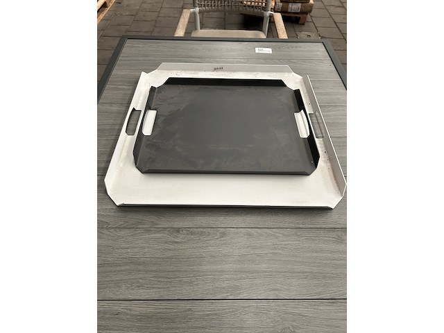 Tuintafel met drie barkrukken - afbeelding 5 van  11