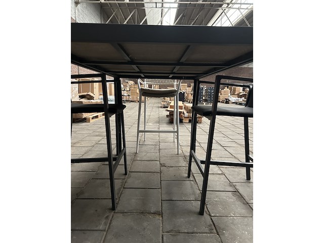 Tuintafel met drie barkrukken - afbeelding 7 van  11