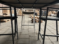 Tuintafel met drie barkrukken - afbeelding 7 van  11