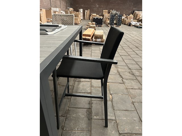 Tuintafel met drie barkrukken - afbeelding 9 van  11