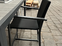 Tuintafel met drie barkrukken - afbeelding 9 van  11