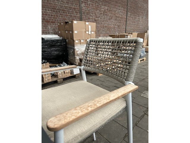 Tuintafel met drie barkrukken - afbeelding 10 van  11