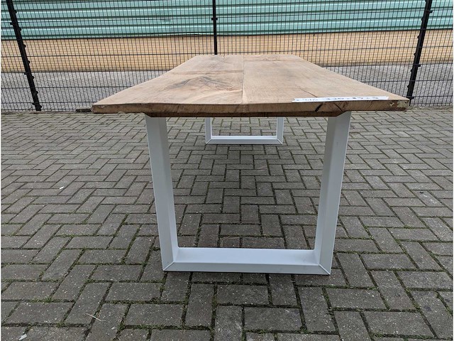 Tuintafel oud eikenhout 220x87x76cm. metalen u onderstel - afbeelding 2 van  3