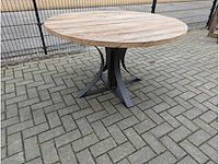 Tuintafel oud eikenhout. rond 130cm. houten onderstel - afbeelding 1 van  3