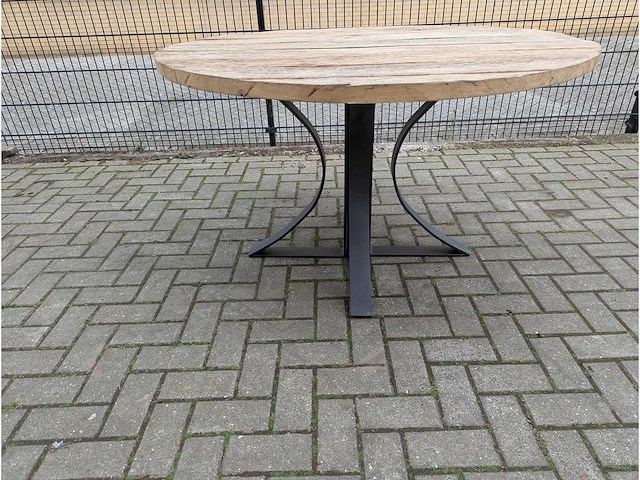 Tuintafel oud eikenhout. rond 130cm. houten onderstel - afbeelding 2 van  3