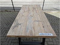 Tuintafel oud iepenhout 210 x 100 x 78cm. metalen trapezium onderstel - afbeelding 3 van  3