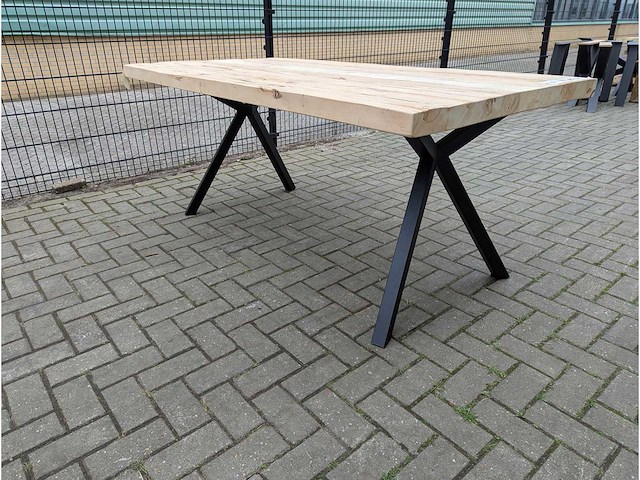 Tuintafel rustiek acaciahout 190 x 95 x 77cm. metalen y onderstel - afbeelding 1 van  3