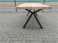 Tuintafel rustiek acaciahout 190 x 95 x 77cm. metalen y onderstel - afbeelding 2 van  3
