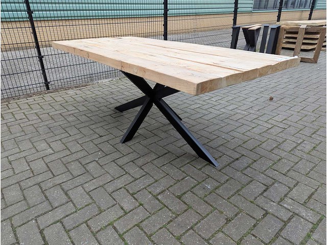 Tuintafel rustiek iepenhout. 220 x 100 x 77cm. metalen spinpoot - afbeelding 1 van  3