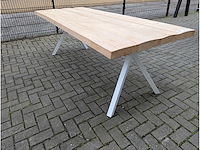 Tuintafel rustiek iepenhout. 230 x 100 x 78cm. wit metalen y onderstel - afbeelding 1 van  3