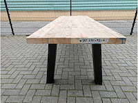 Tuintafel rustiek iepenhout. 280 x 95 x 78cm. metalen onderstel - afbeelding 2 van  2