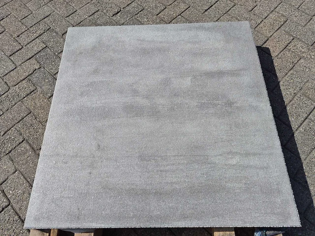 Tuintegels van beton (ca. 25m²) - afbeelding 1 van  4