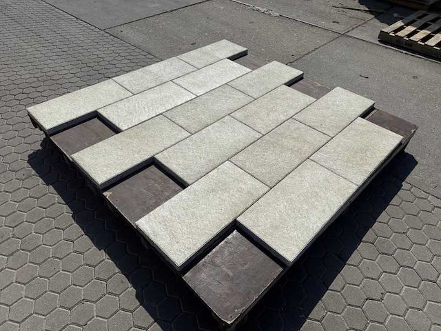 Tuintegels van beton (ca. 45,3m²) - afbeelding 4 van  4