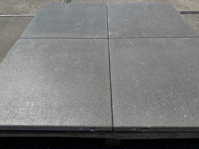 Tuintegels van beton (ca. 45,3m²) - afbeelding 1 van  4