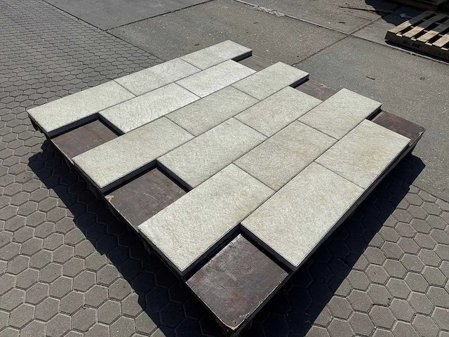 Tuintegels van beton (ca. 45,3m²) - afbeelding 3 van  4