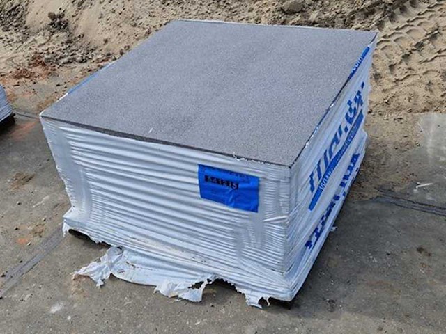 Tuintegels van beton (ca. 48m²) - afbeelding 1 van  3