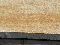 Tuintegels van beton (ca. 60m²) - afbeelding 1 van  3