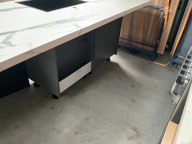 Tulp keukenopstelling - afbeelding 5 van  13