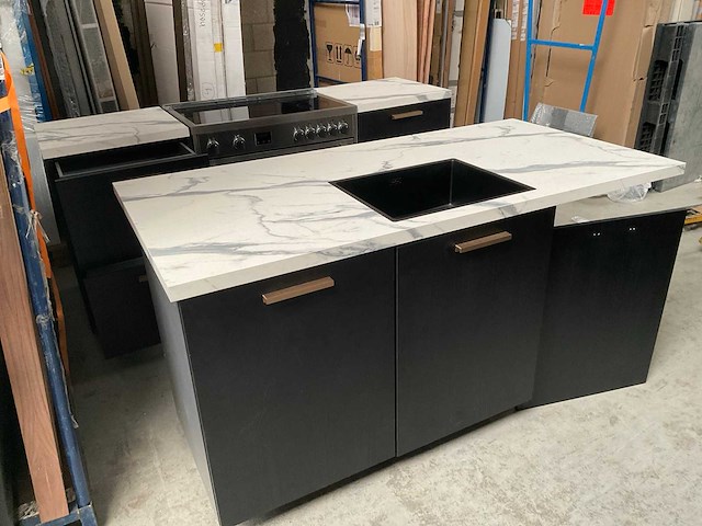 Tulp keukenopstelling - afbeelding 1 van  13