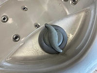 Tulp spa jacuzzi - afbeelding 2 van  14